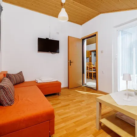 Nana Novi Vinodolski