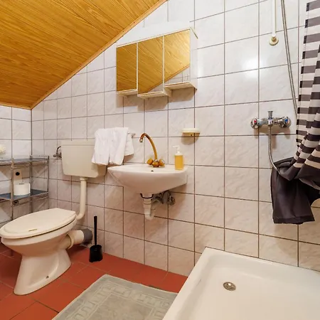 Nana Novi Vinodolski