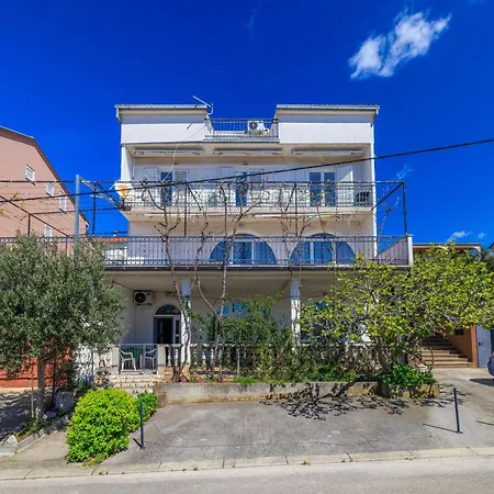 Nana Novi Vinodolski