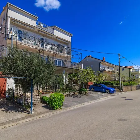 Nana * Novi Vinodolski